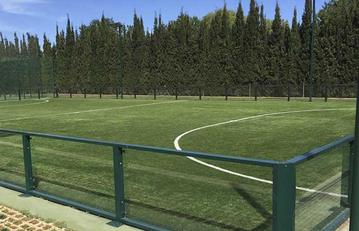 Instalación de césped artificial en campos de fútbol empresas en Madrid construcciond e campos de futbol césped artificial
